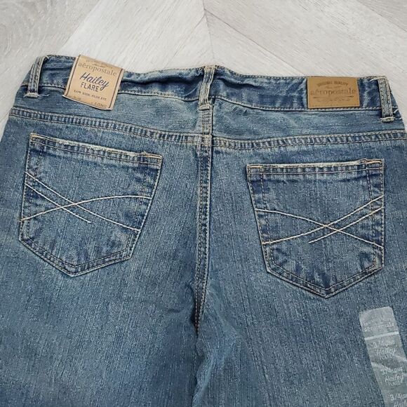✨️Aeropostale Hailey Flare, Low Rise, Slim Fit Jeans,  NWT,  Size 3/4 Long✨️ - Picture 6 of 8